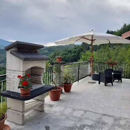 瓦雷塞利古雷Agriturismo Merlotta别墅 外观 照片