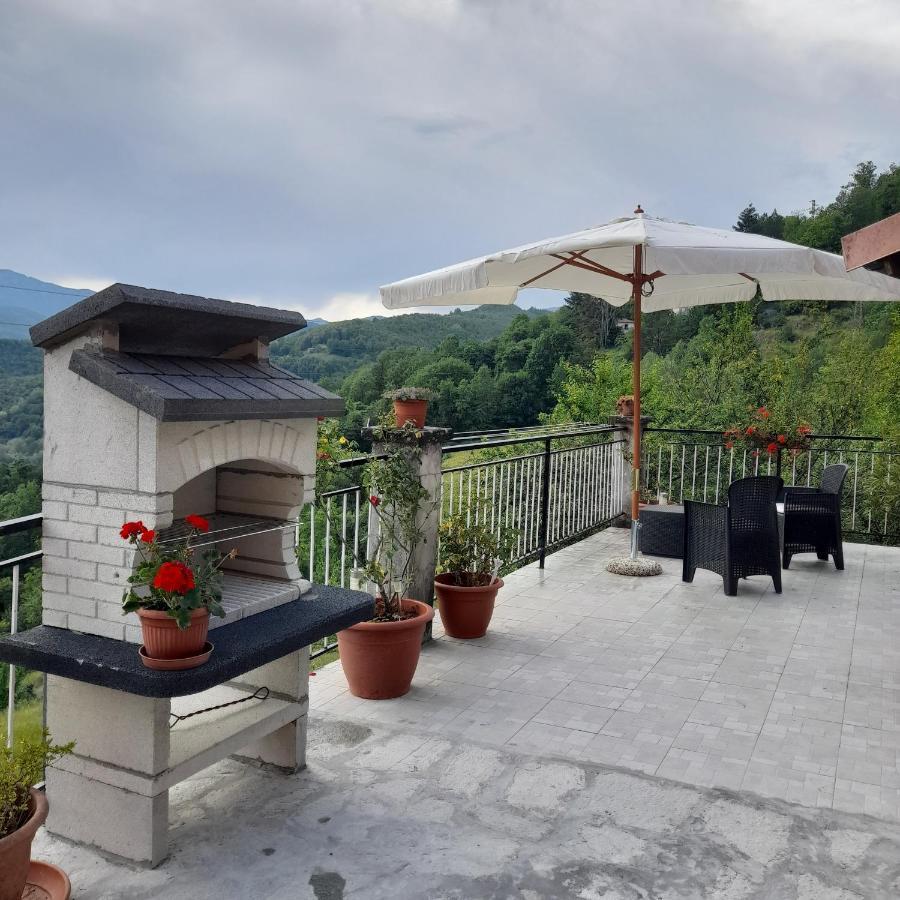 瓦雷塞利古雷Agriturismo Merlotta别墅 外观 照片