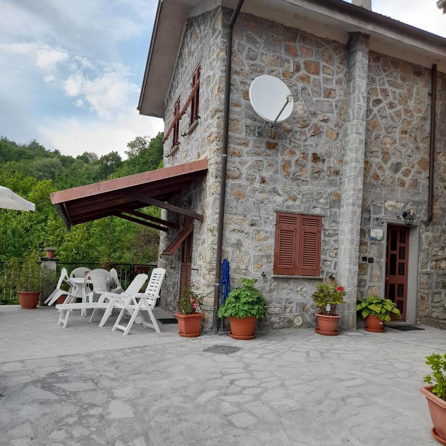 瓦雷塞利古雷Agriturismo Merlotta别墅 外观 照片